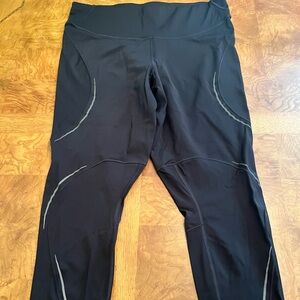 NWOT base pace hi rise 25” tight reflective